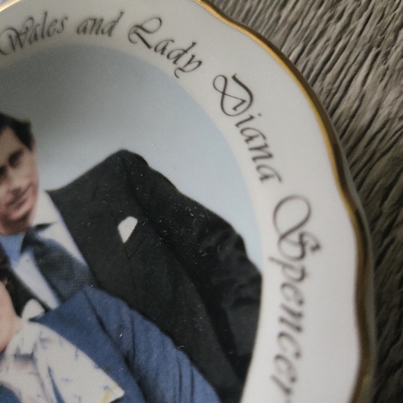Vintage Royal Wedding 4" Plate Prince Charles & Princess Diana 1981 Cottagecore - Picture 5 of 5